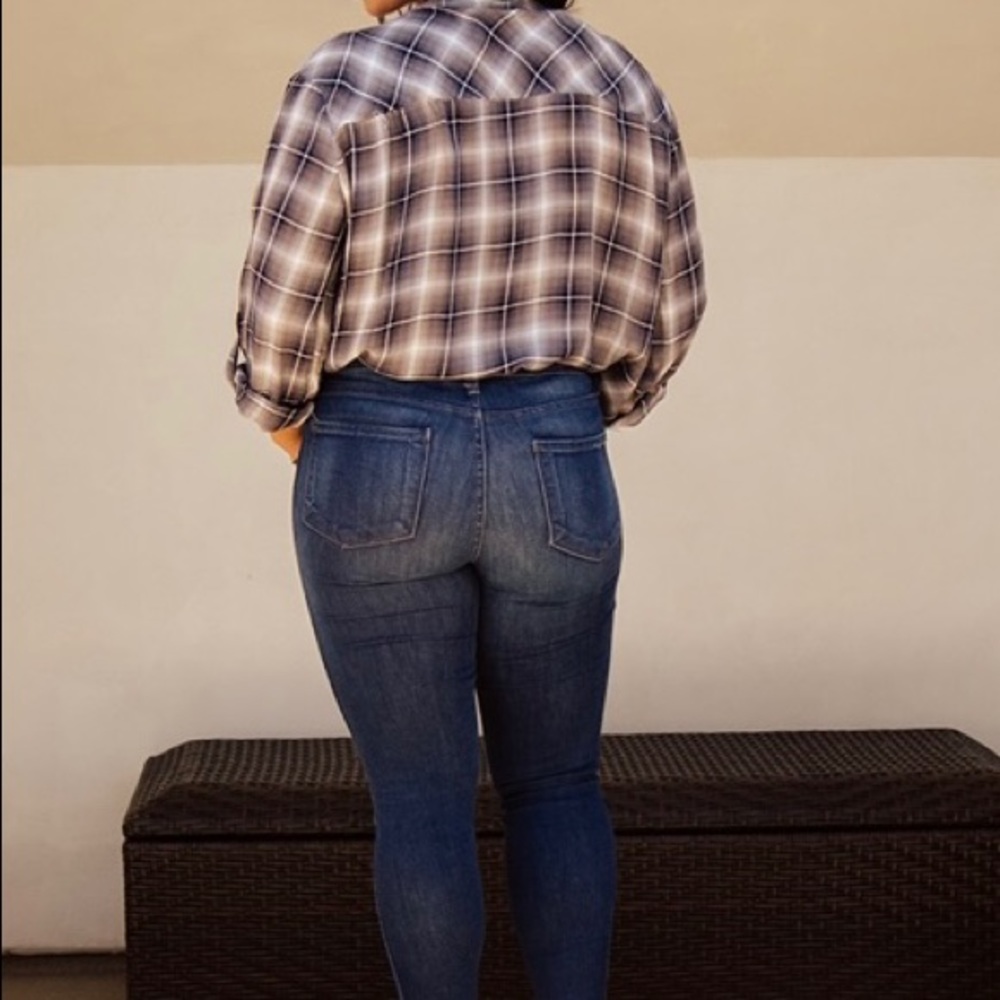 Button down top - Picture 2 of 9